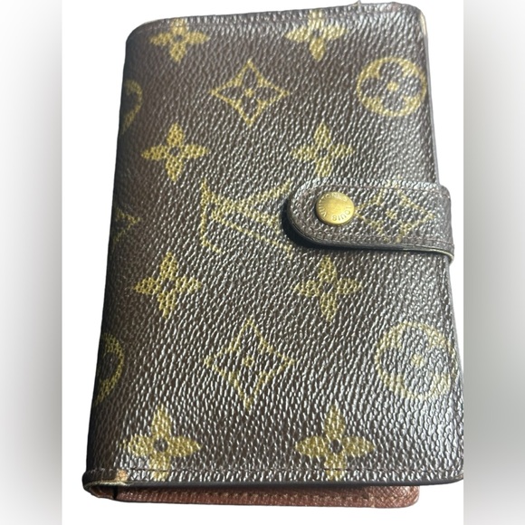 Louis Vuitton Handbags - Louis Vuitton Monogram Canvas Portfolio Kiss-Lock
Snap Coin Cash Card Wallet